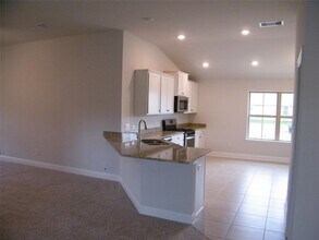 Building Photo - 5315 New Iberia Ln
