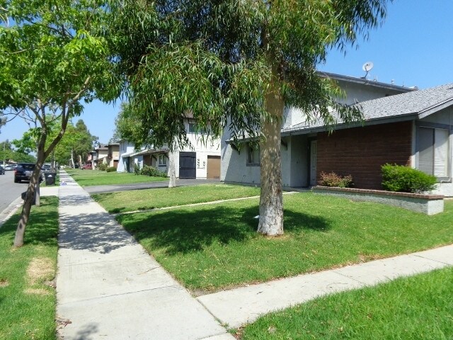 Foto del edificio - 1555 E Fairfield Ct