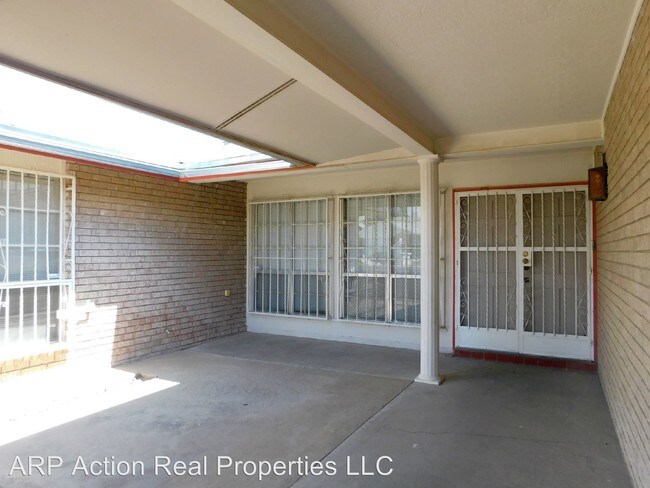 Foto del edificio - 11336 James Grant Dr