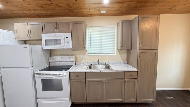 Foto del edificio - 25187 Cedar St