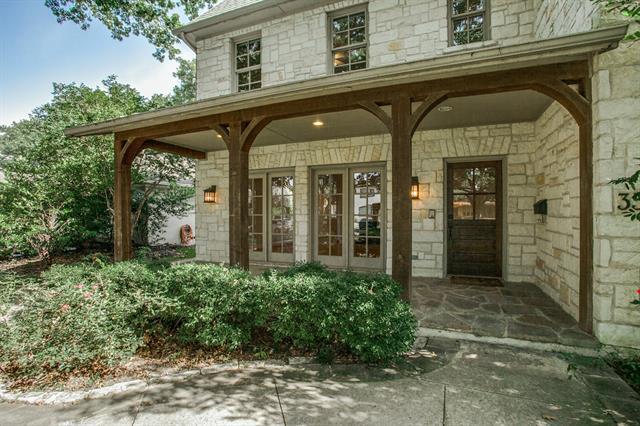 Building Photo - 3540 Villanova St