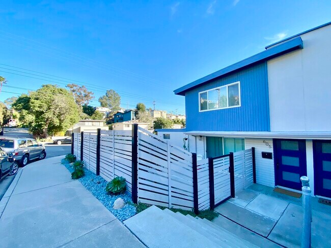 Foto del edificio - 605 Bush St