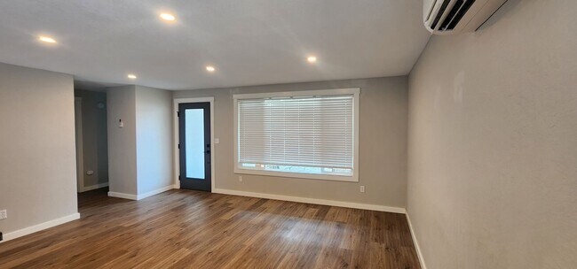 Foto del edificio - Updated 3 Bedroom Home With Bonus Room