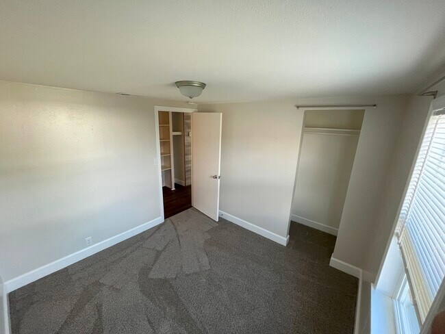 Foto del edificio - 809 S Elm St