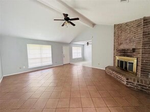 Building Photo - 7015 Sharpsburg Dr