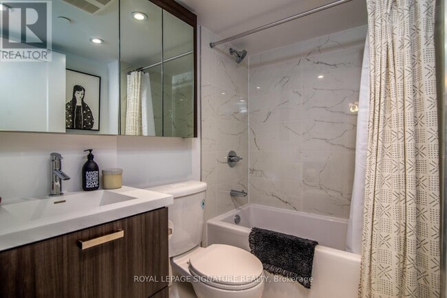 Building Photo - 18 Erskine Ave