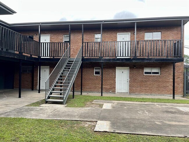 Building Photo - 6518 Weston St