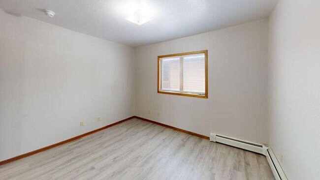 Foto del edificio - 1943 E Capitol Ave