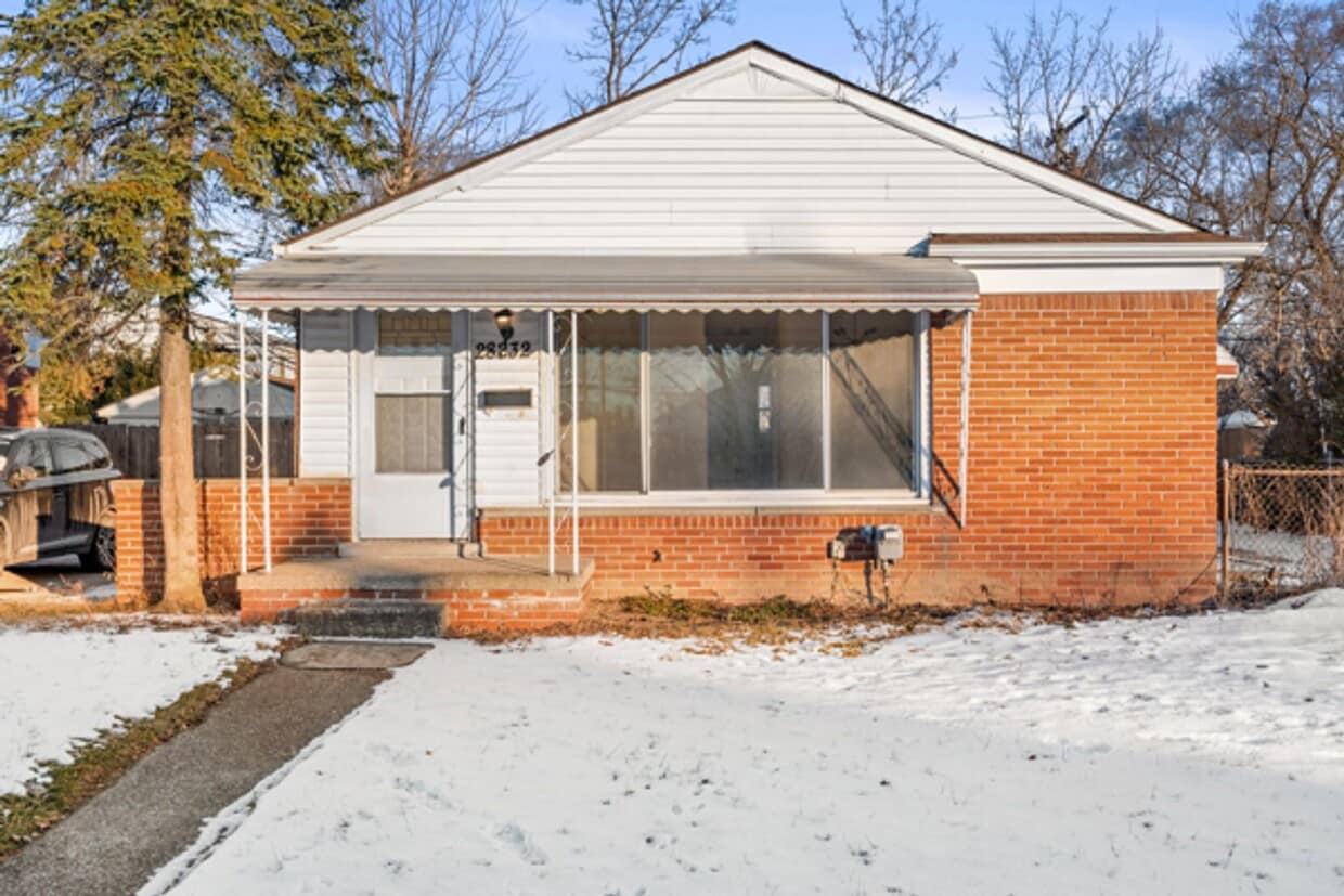 Primary Photo - 28232 Edward St