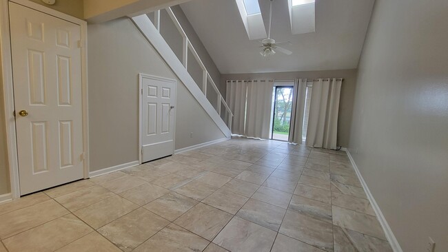 Foto del edificio - 70 Camp Creek Rd S