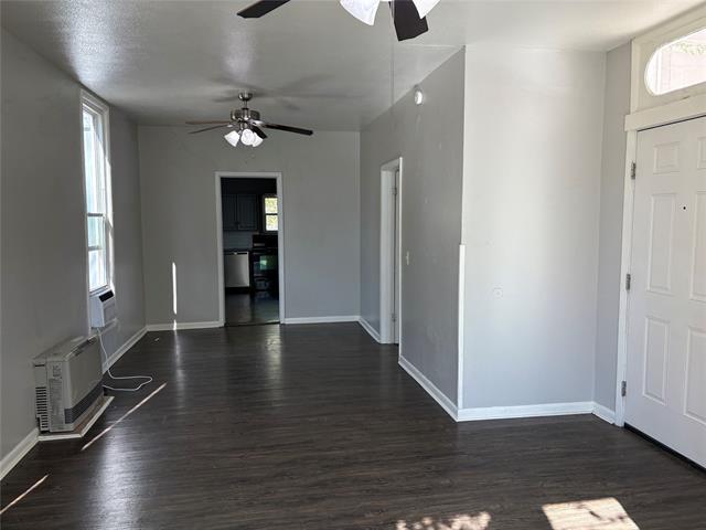 Building Photo - 715 W Day St