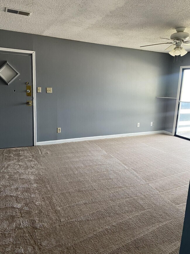 Foto del edificio - 2616 Randleman Rd