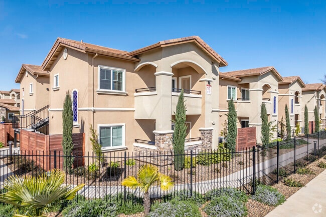 Alternate Building - Heritage Landing Apartments