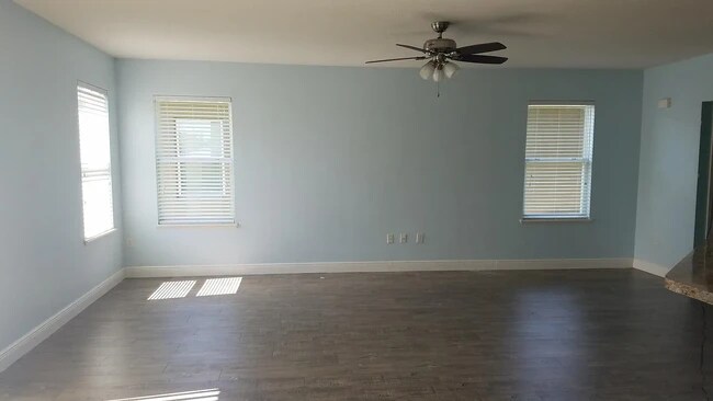 Building Photo - 1860 Soldiers Pass