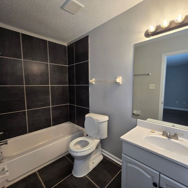 Foto del edificio - 5359 Farm Ridge Dr