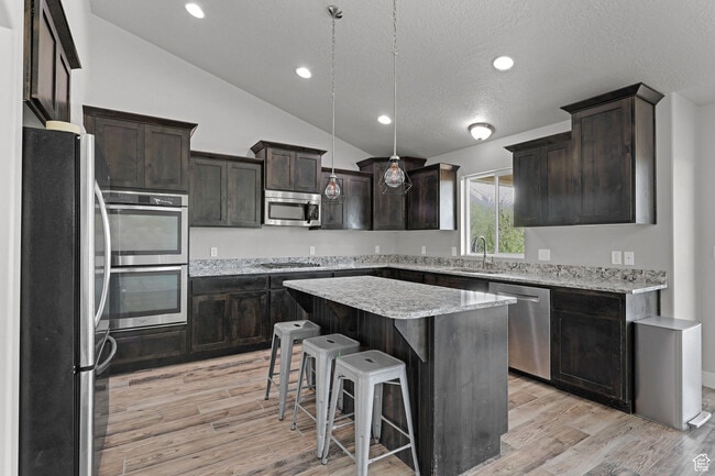 Cocina - 849 W 1350 S