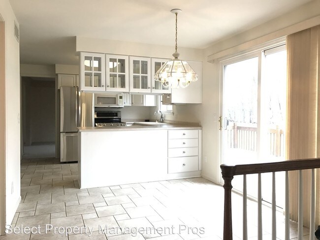 Foto del edificio - 15638 Auburn Rd