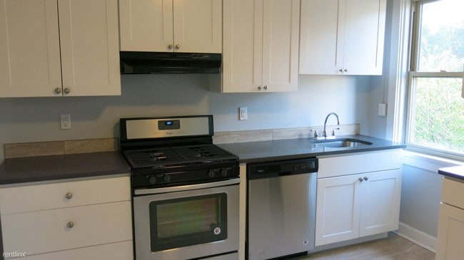 Building Photo - 2 br, 1 bath  - 5821 Stanton Ave Apt 3