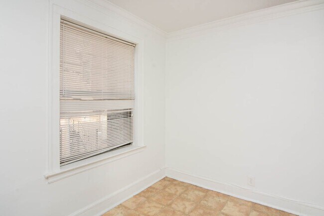 Foto del edificio - 2336 N Spaulding Ave