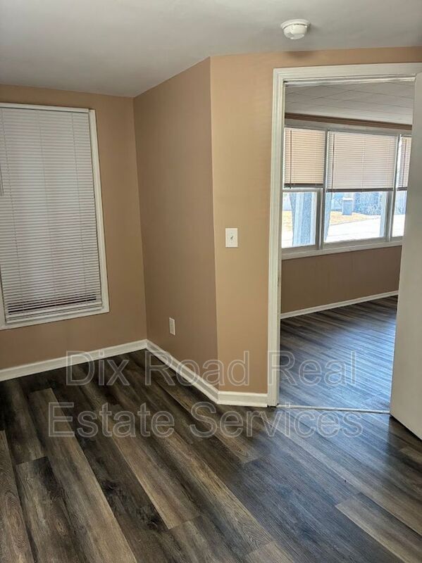 Building Photo - 624 Catalpa Dr