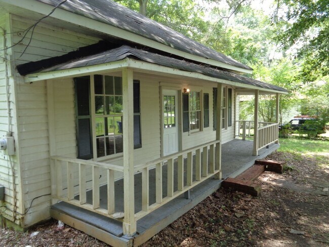Foto del edificio - Cute as a button! 2 bed, 1 full bath, reno...