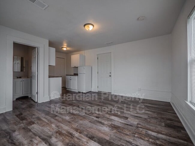 Building Photo - 108 N Buchanan St