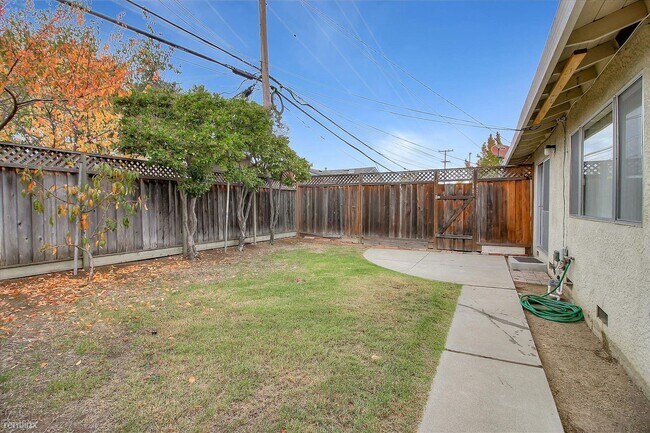 Foto del edificio - 3 br, 2 bath House - 4179 Camden Ave