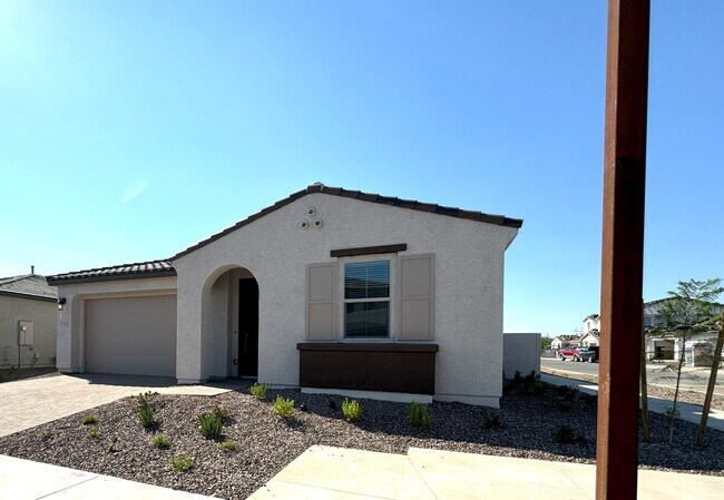 Building Photo - BRAND NEW NEVER LIVED IN 3 BEDROOM 2 BATH ...