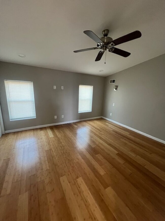 Building Photo - BEAUTIFUL 3BD / 3 BATH HOUSE FOR RENT WITH...