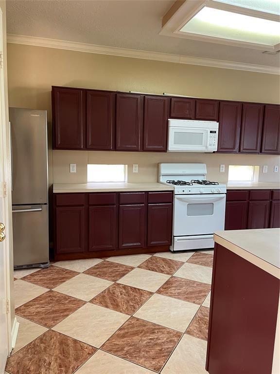Building Photo - 8215 Ashlawn Dr