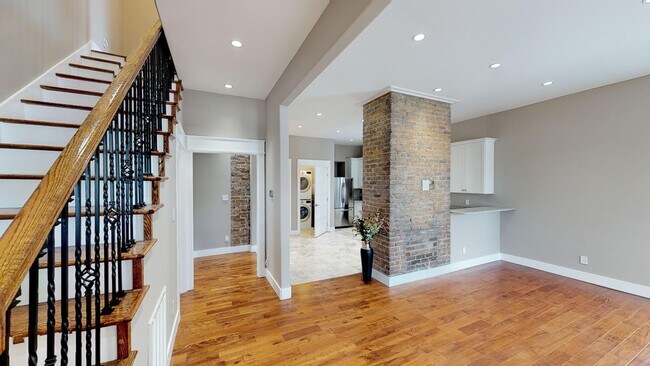 Foto del edificio - 1612 Forest Ave
