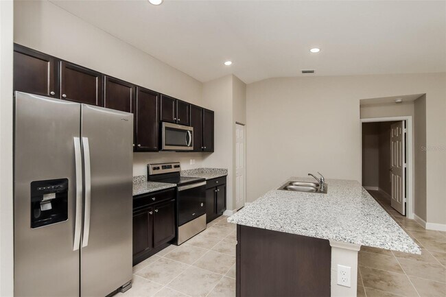 Foto del edificio - 3241 Hall Rd SE