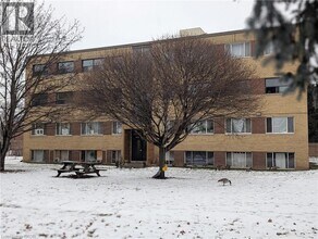 Building Photo - 2049 Prospect St