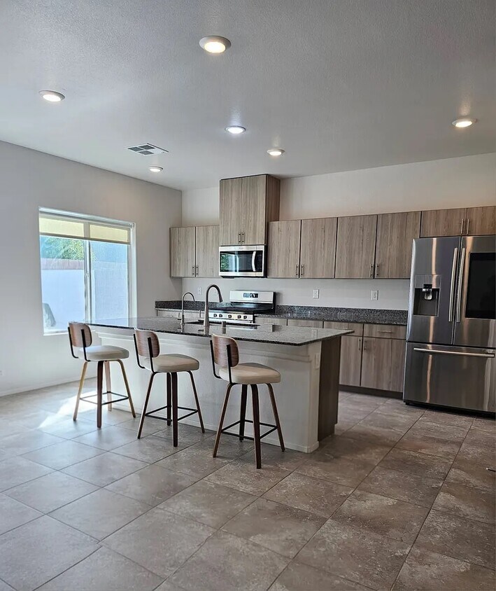 Foto del edificio - 3803 Berenices Ave