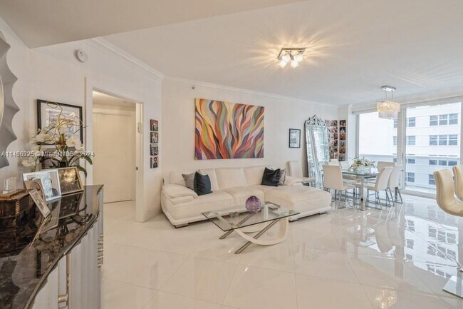 Foto del edificio - 9559 Collins Ave