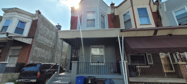 Building Photo - 146 N Peach St