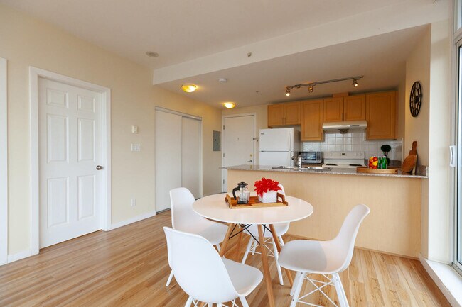 Photo du bâtiment - 6133 Buswell St