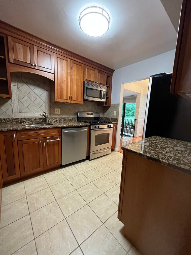 Foto del edificio - 9800 Georgia Ave