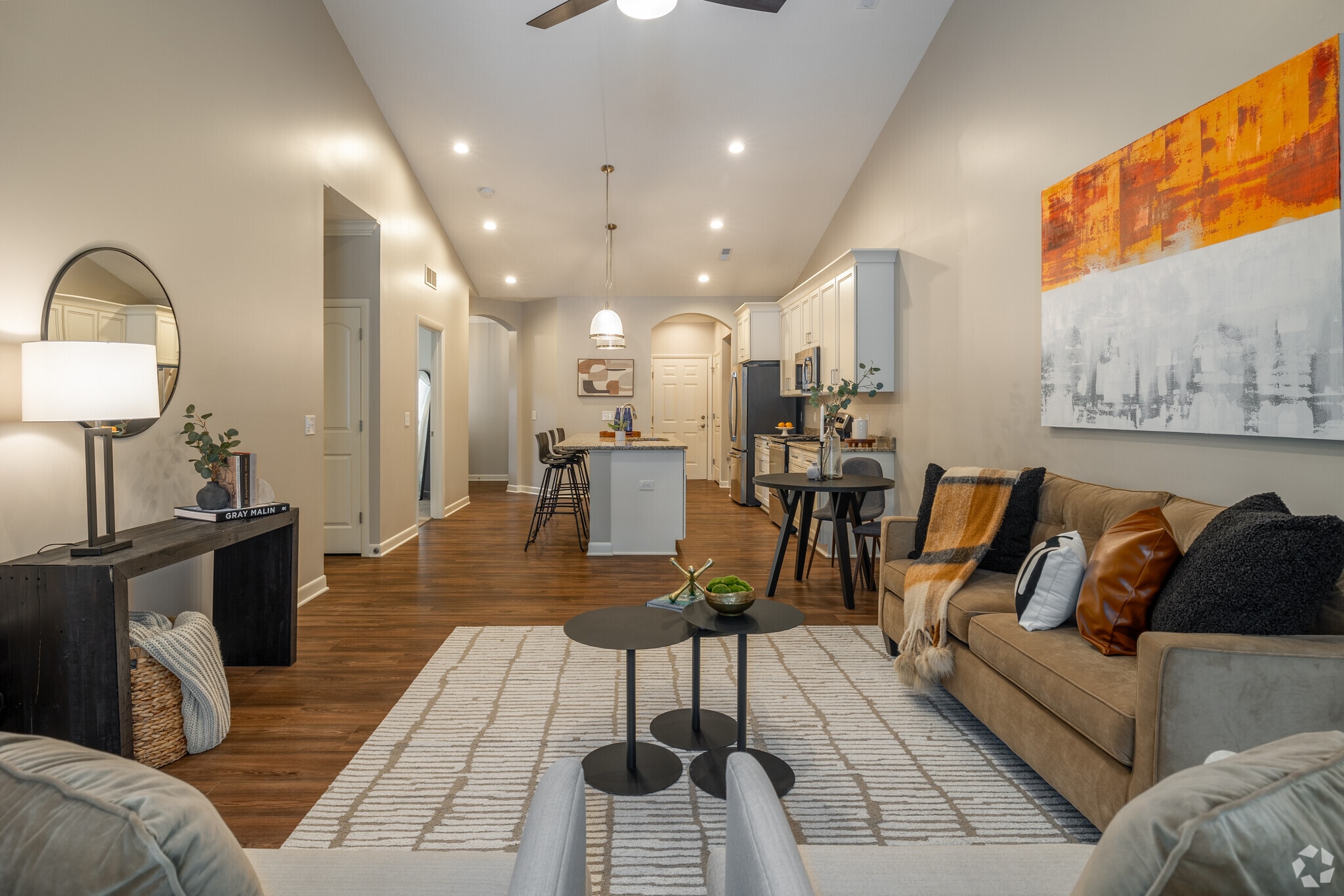 Pointe West Luxury Apartments – photo 4