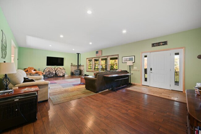 Foto del edificio - 1724 Calhoun Hill Rd