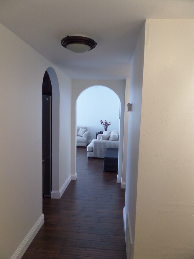 Foto del edificio - 2353 Sharon Rd