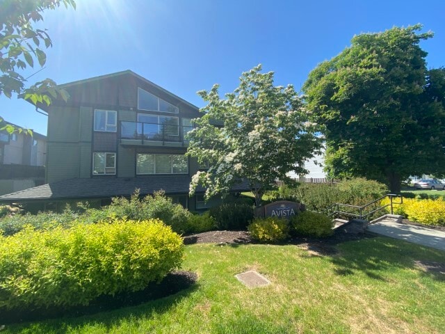 Building Photo - 257 Moilliet St