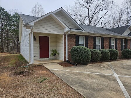 Foto principal - 3968 Hidden Hollow Dr