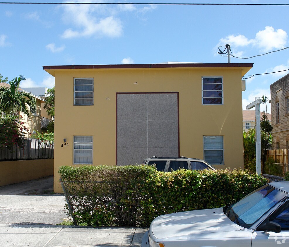 Building Photo - 451 SW 3rd St
