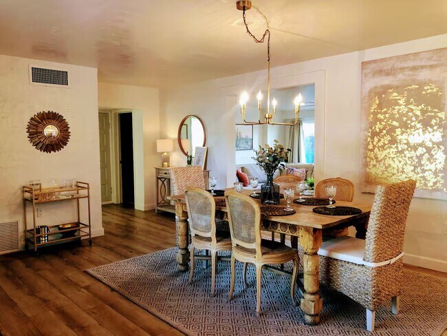 Foto del edificio - A true Tucson style home near the University of Arizona main campus! Must See!