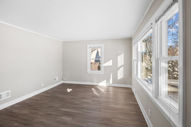 Building Photo - 5604 S Madison Ave