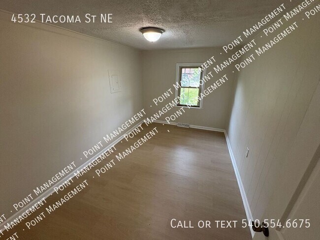 Foto del edificio - 4532 Tacoma Ave NE