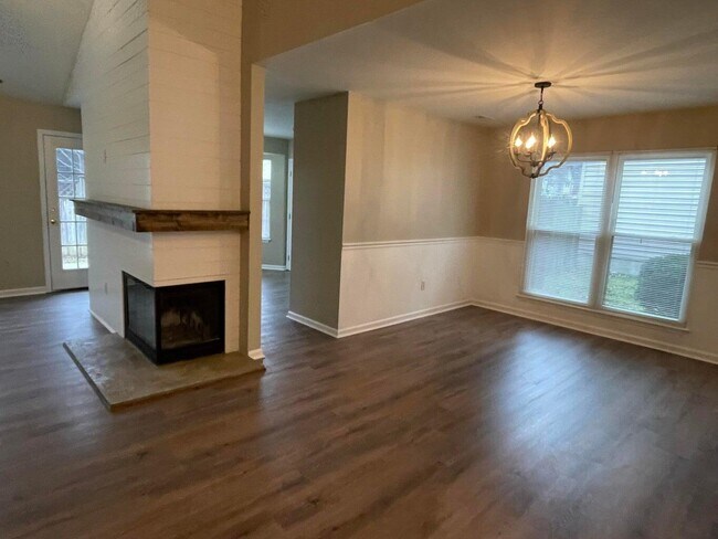 Foto del edificio - 821 Palomino Ln