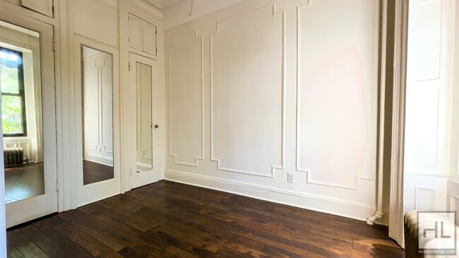 Building Photo - ALCOVE STUDIO ON 6 AVENUE IN PARK SLOPE NORTH