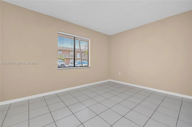 Foto del edificio - 6041 W 24th Ave